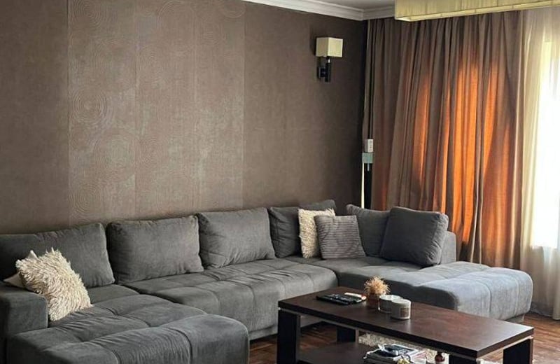 Alquiler de un espacioso apartamento de 3 habitaciones, 125 m², centro de la ciudad, Belgrado, Serbia